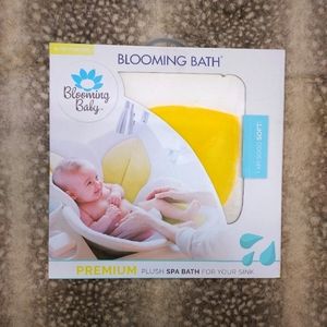 NWT -Blooming Lotus Plush Bath